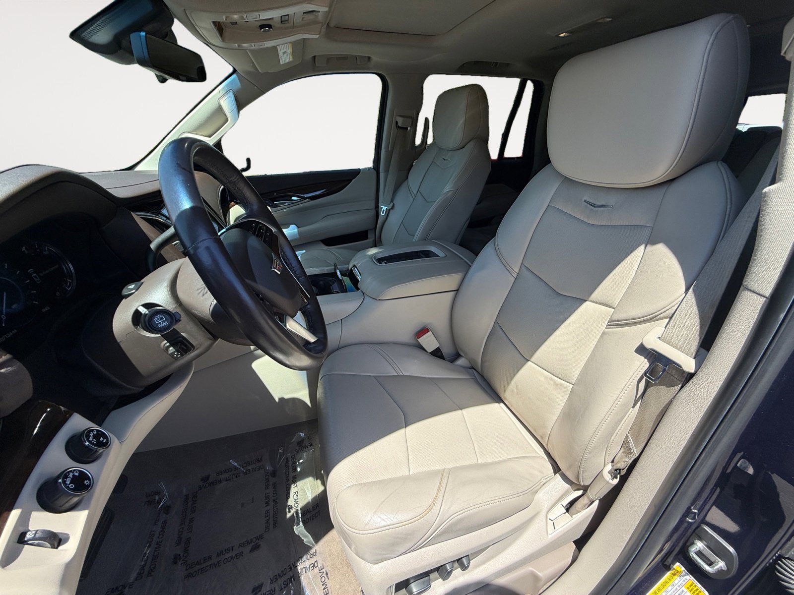 Used 2017 Cadillac Escalade Luxury AWD/4WD image 10