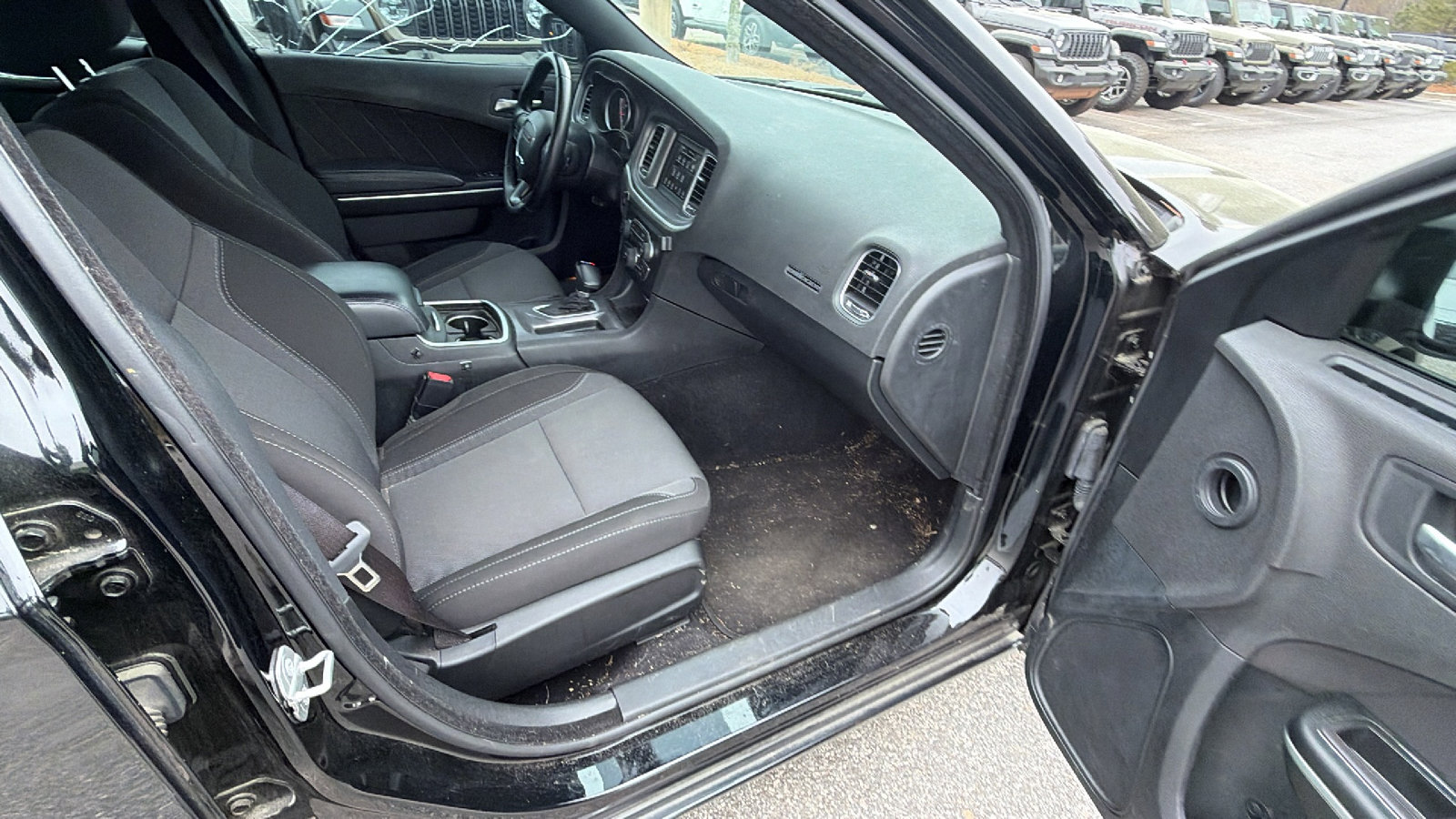 Used 2022 Dodge Charger SXT w/ Driver Convenience Group image 19