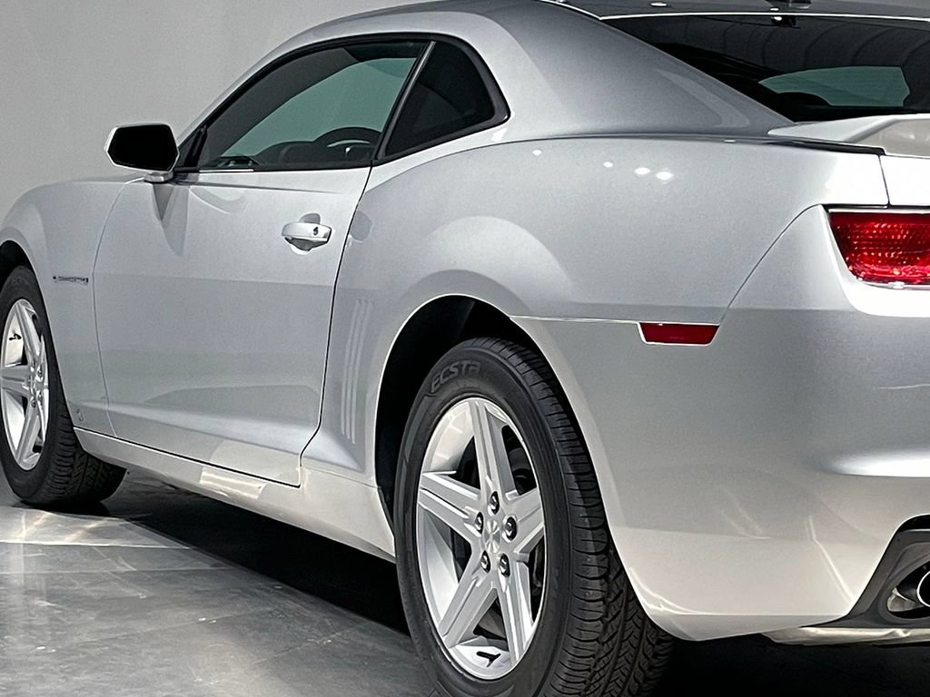 Used 2010 Chevrolet Camaro LT RWD image 33