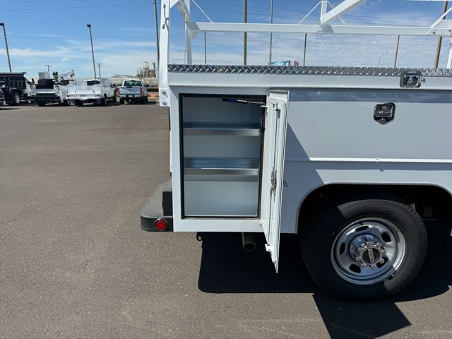New 2026 Ford F350 XL w/ XL Chrome Package RWD image 9