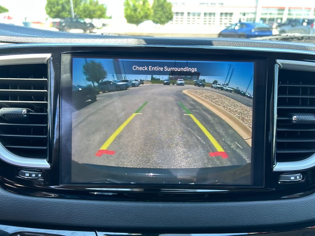 Used 2023 Chrysler Pacifica Touring-L FWD image 17