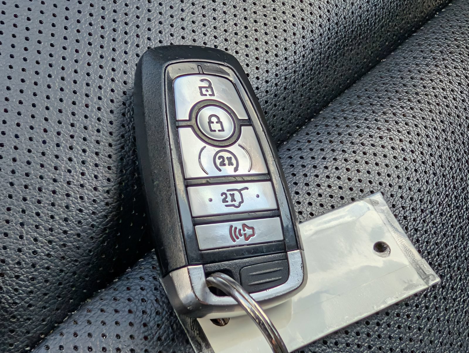 Used 2020 Ford Escape SEL FWD image 21
