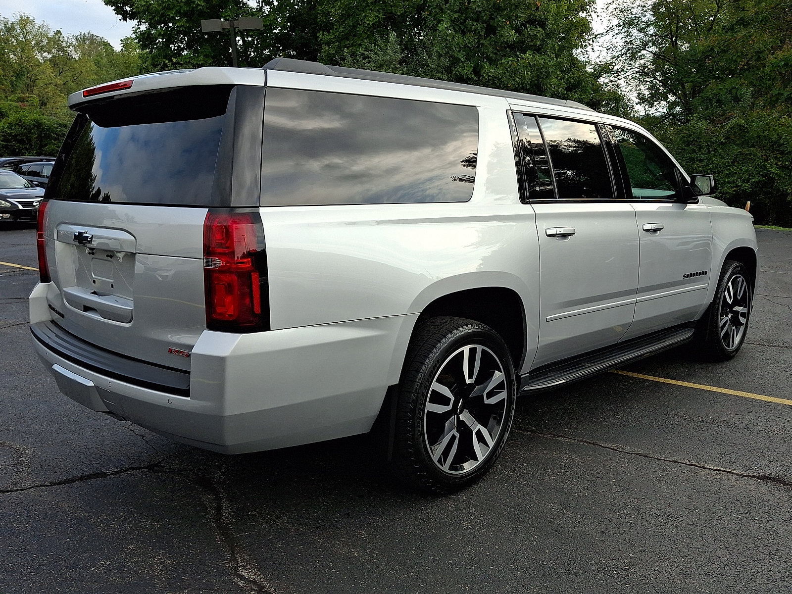 Used 2020 Chevrolet Suburban Premier AWD/4WD image 6