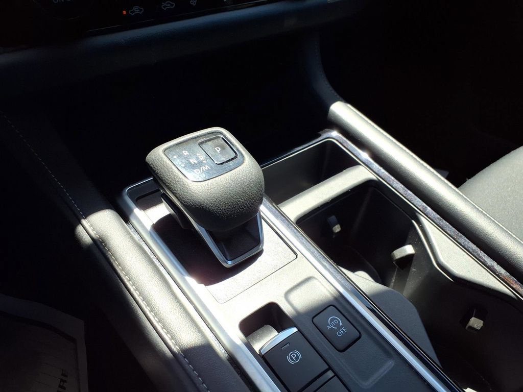 Used 2025 Nissan Pathfinder SV AWD/4WD image 8