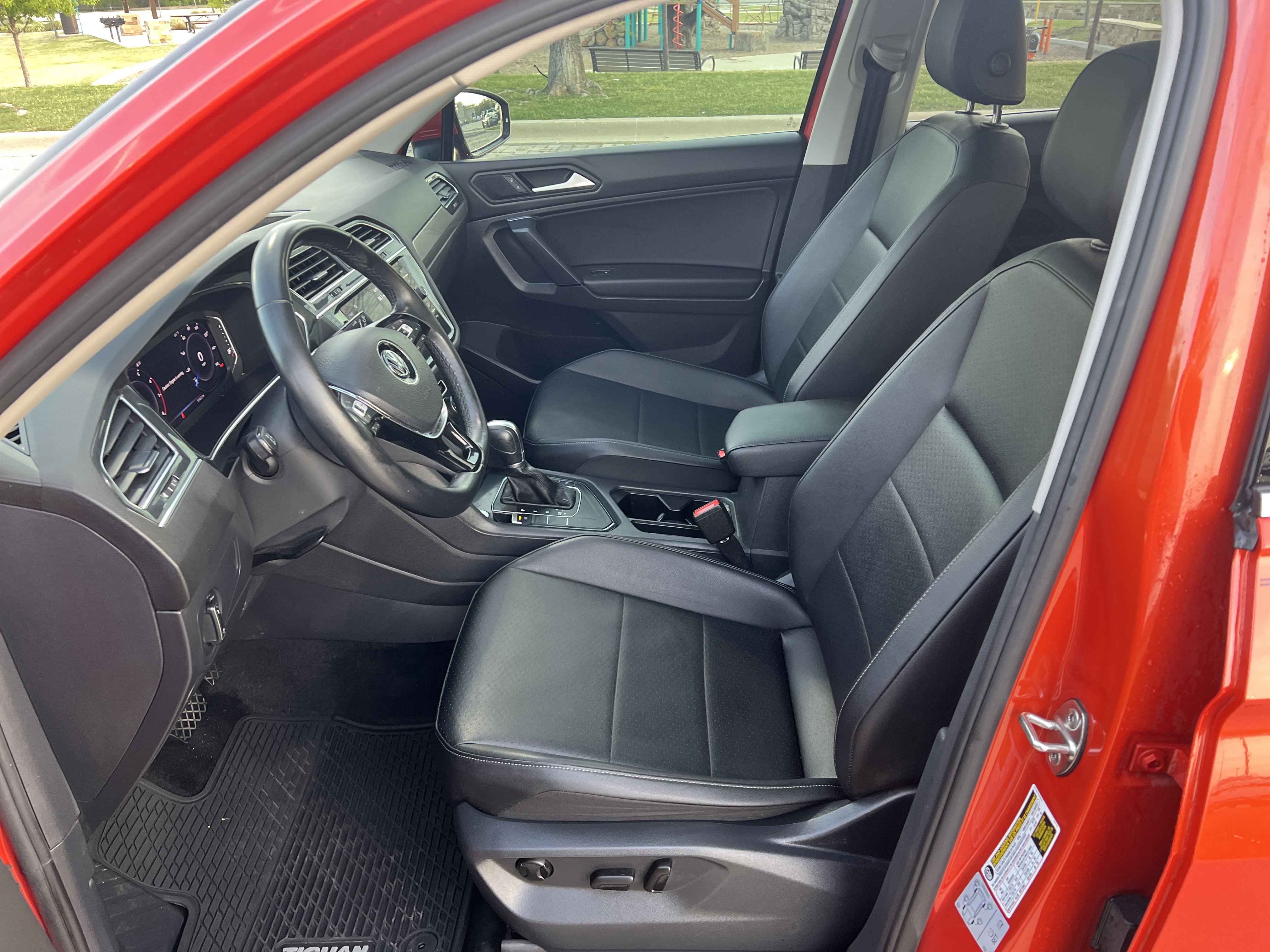 Used 2019 Volkswagen Tiguan SEL image 15