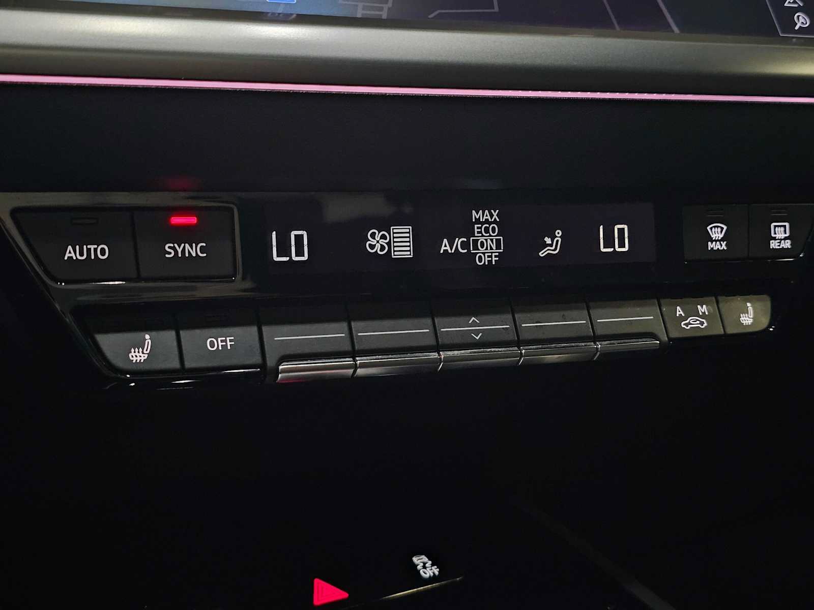 Used 2023 Audi Q4 e-tron Premium Plus w/ Premium Plus AWD/4WD image 31