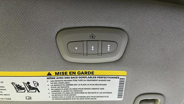 Used 2022 Chrysler Pacifica Touring-L FWD image 35