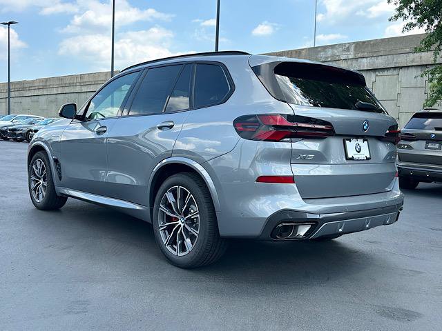 New 2026 BMW X5 xDrive50e w/ M Sport Package AWD/4WD image 3