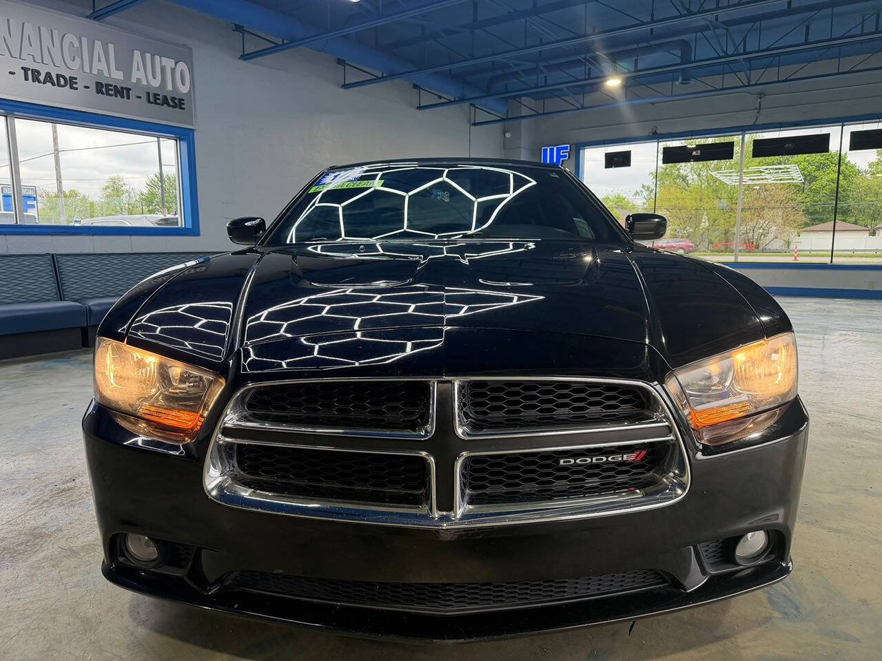 Used 2014 Dodge Charger SXT RWD image 4