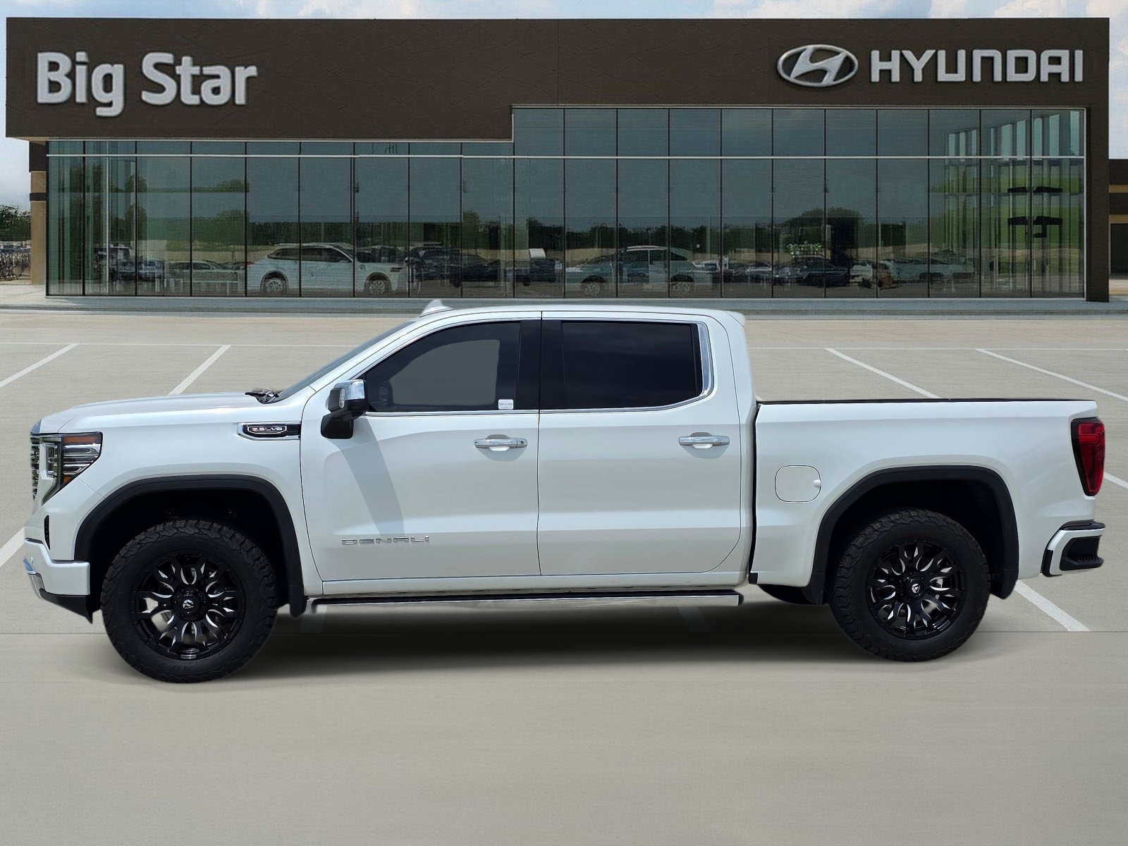Used 2022 GMC Sierra 1500 Denali w/ Denali Reserve Package AWD/4WD image 2
