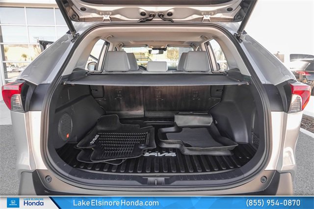 Used 2020 Toyota RAV4 Limited image 29