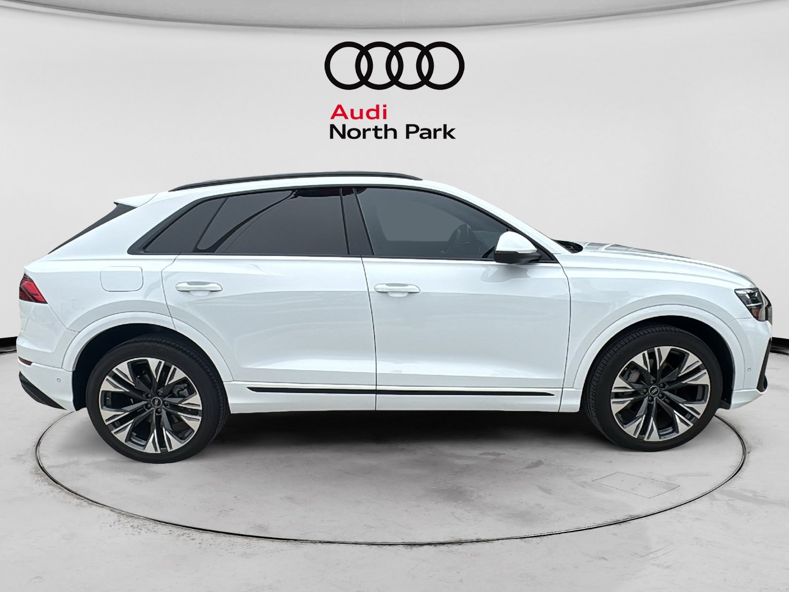 Used 2024 Audi Q8 Premium Plus AWD/4WD image 8