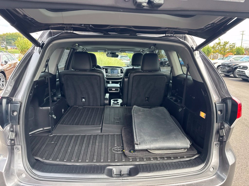 Used 2019 Toyota Highlander Limited AWD/4WD image 10