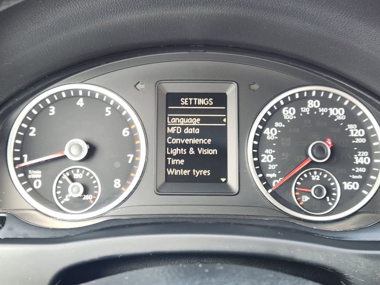 Used 2015 Volkswagen Tiguan SEL FWD image 14