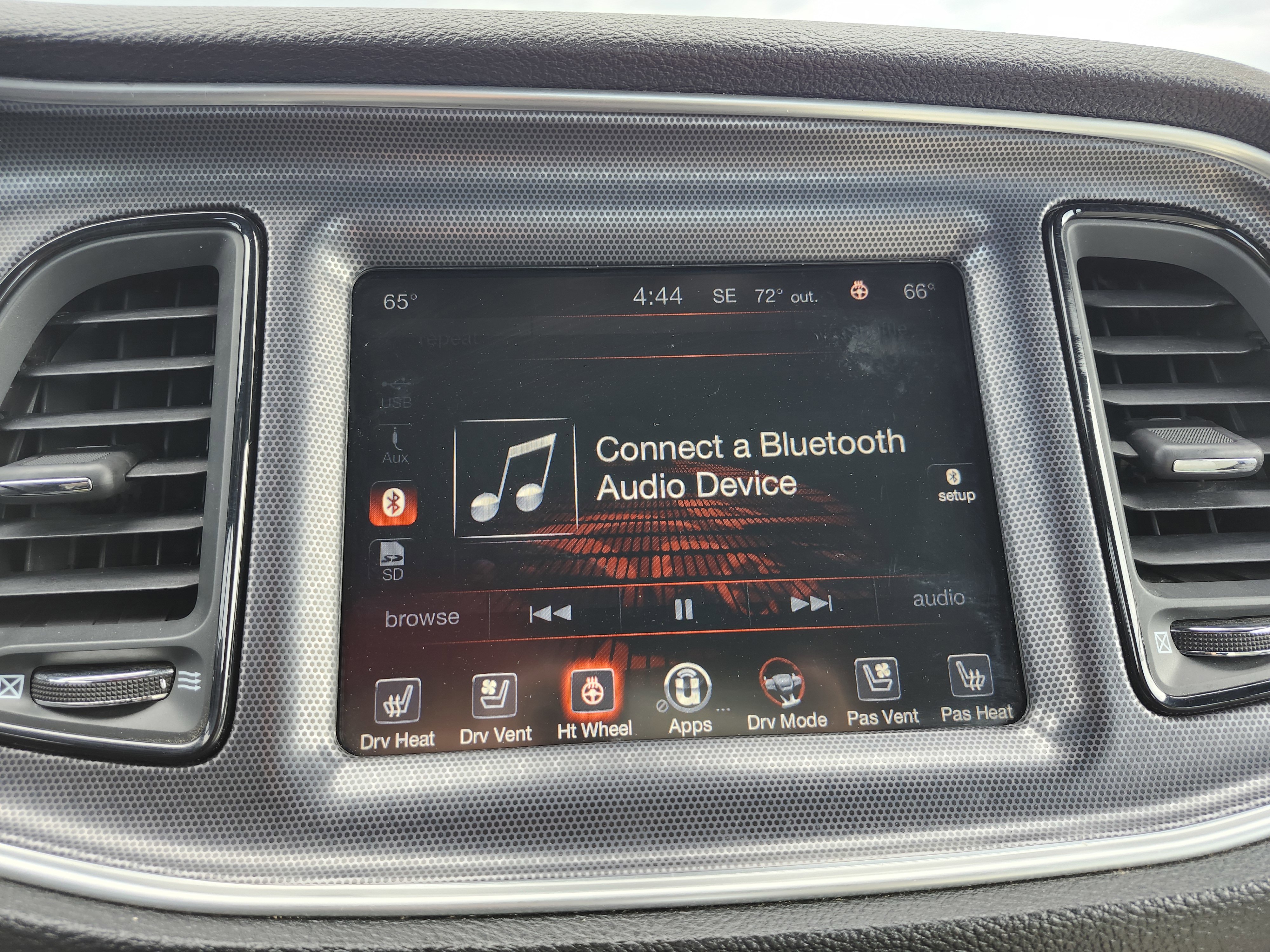 Used 2015 Dodge Challenger SXT Plus RWD image 7