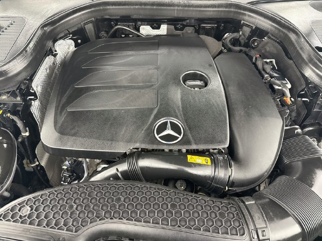 Used 2021 Mercedes-Benz GLC 300 4MATIC image 32