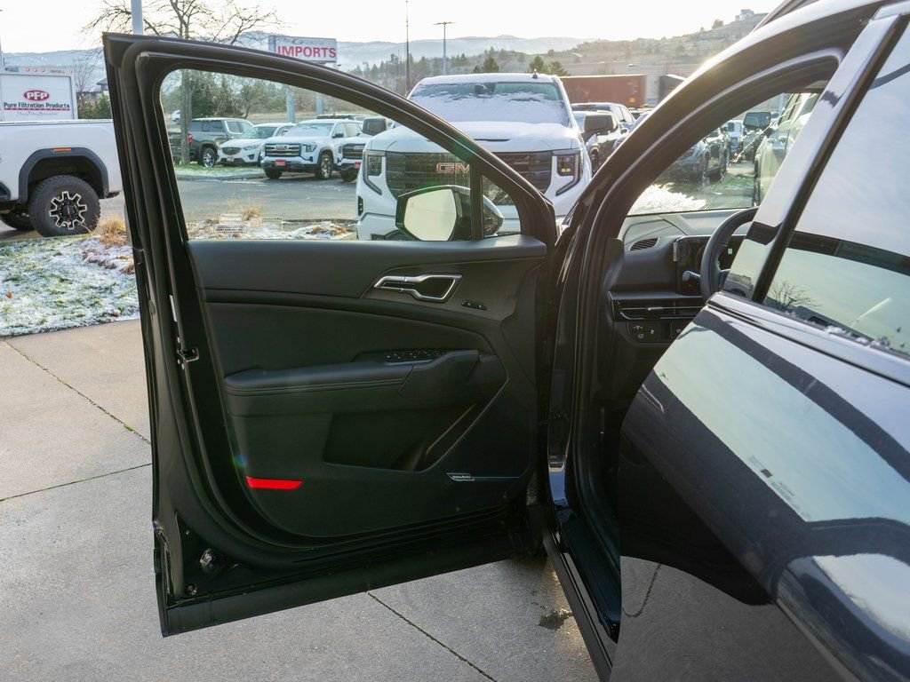 New 2026 Kia Sportage X-Line w/ X-Line Technology Package AWD/4WD image 16