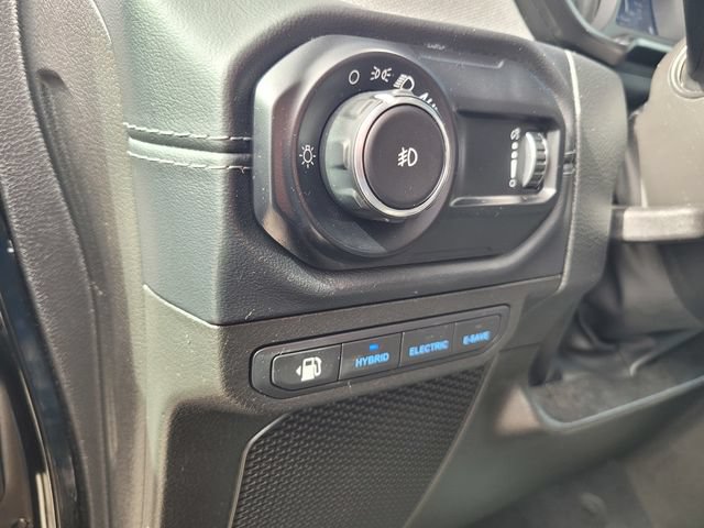 Used 2024 Jeep Wrangler Unlimited Sahara AWD/4WD image 19