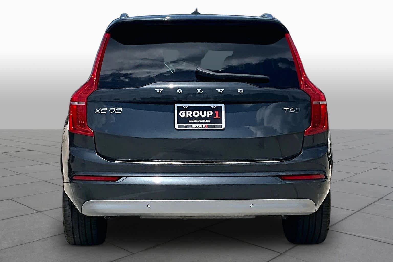 Used 2022 Volvo XC90 T6 Momentum w/ Advanced Package AWD/4WD image 4