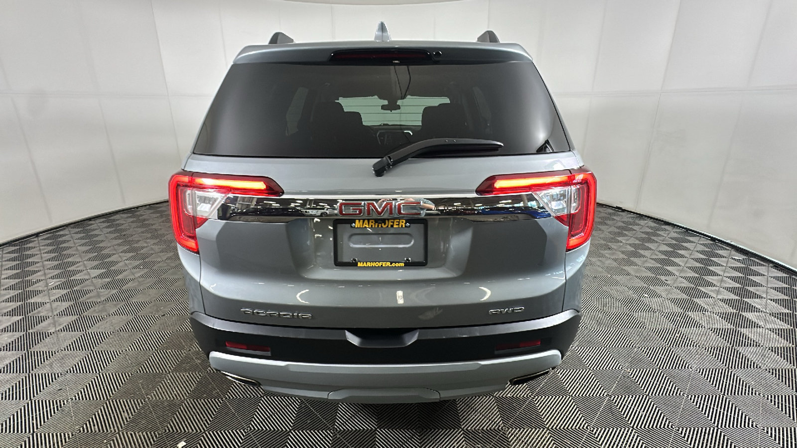 Used 2023 GMC Acadia SLE w/ Driver Convenience Package AWD/4WD image 4