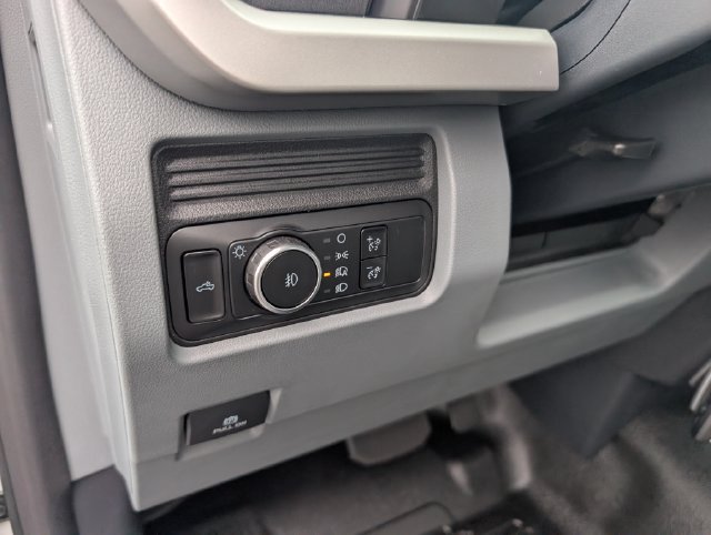New 2026 Ford F550 4x4 Regular Cab Super Duty image 9