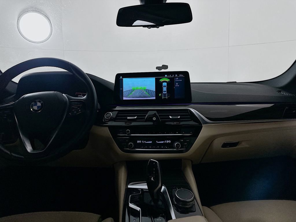 Used 2021 BMW 530i xDrive w/ Premium Package image 22