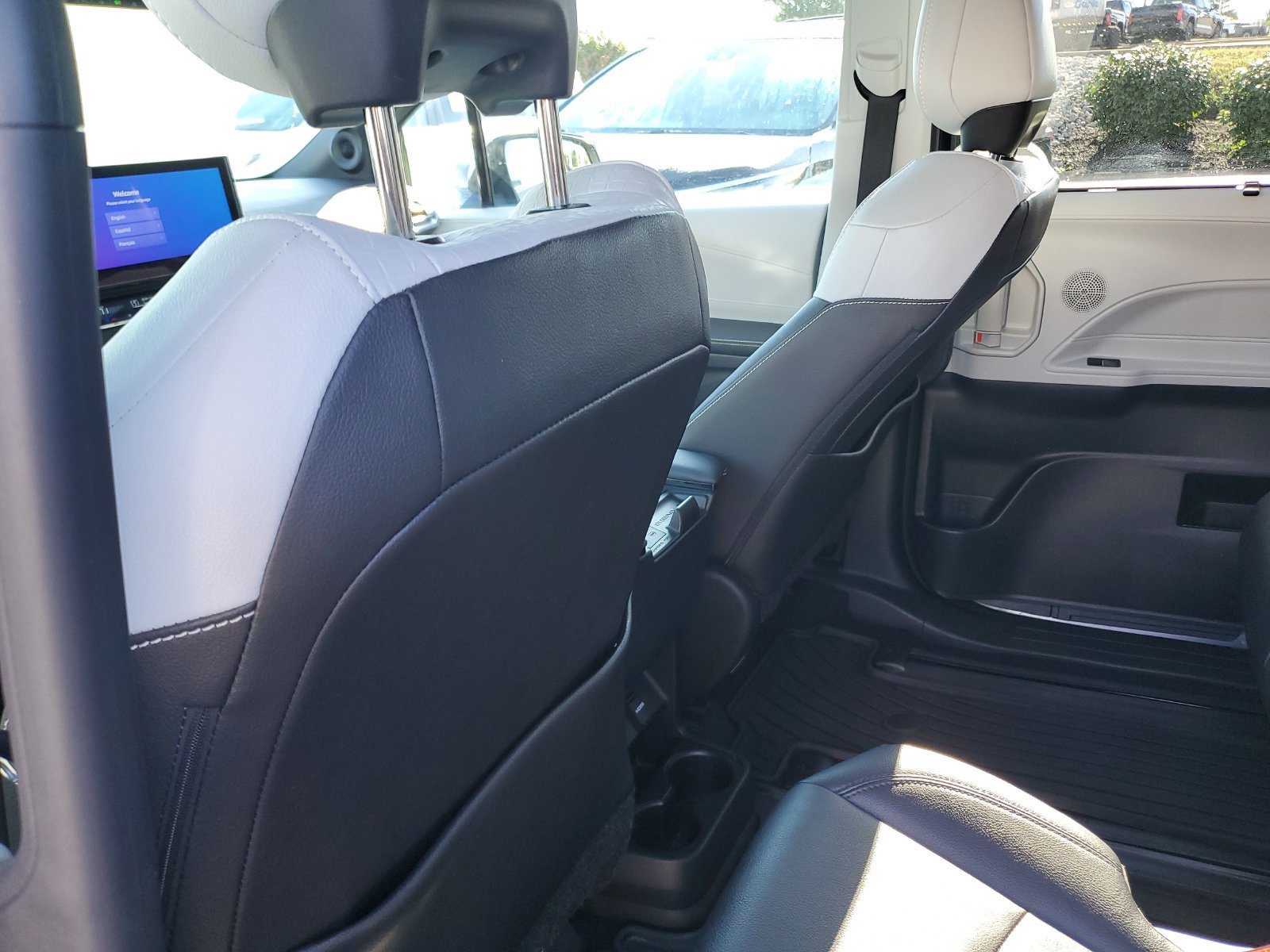 Certified 2025 Toyota Sienna XSE w/ XSE Plus Package AWD/4WD image 15