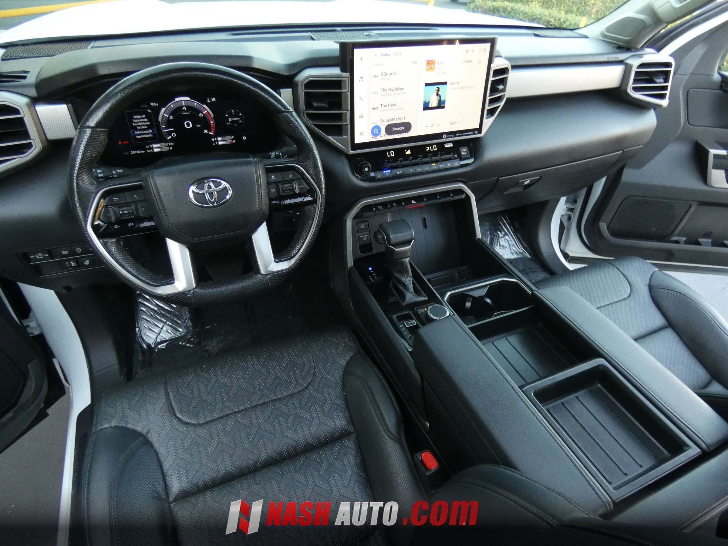 Used 2024 Toyota Tundra Limited AWD/4WD image 29