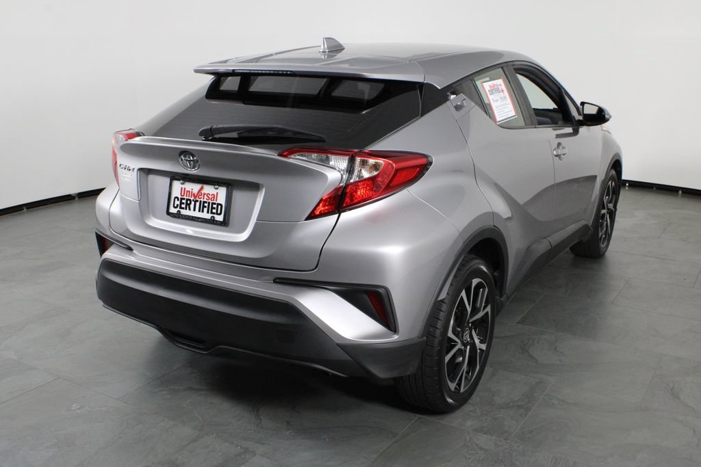 Used 2020 Toyota C-HR XLE FWD image 3