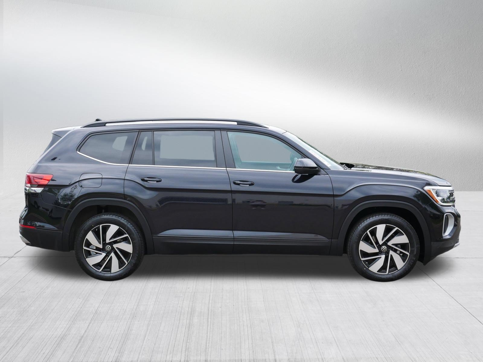Certified 2024 Volkswagen Atlas SE AWD/4WD image 8