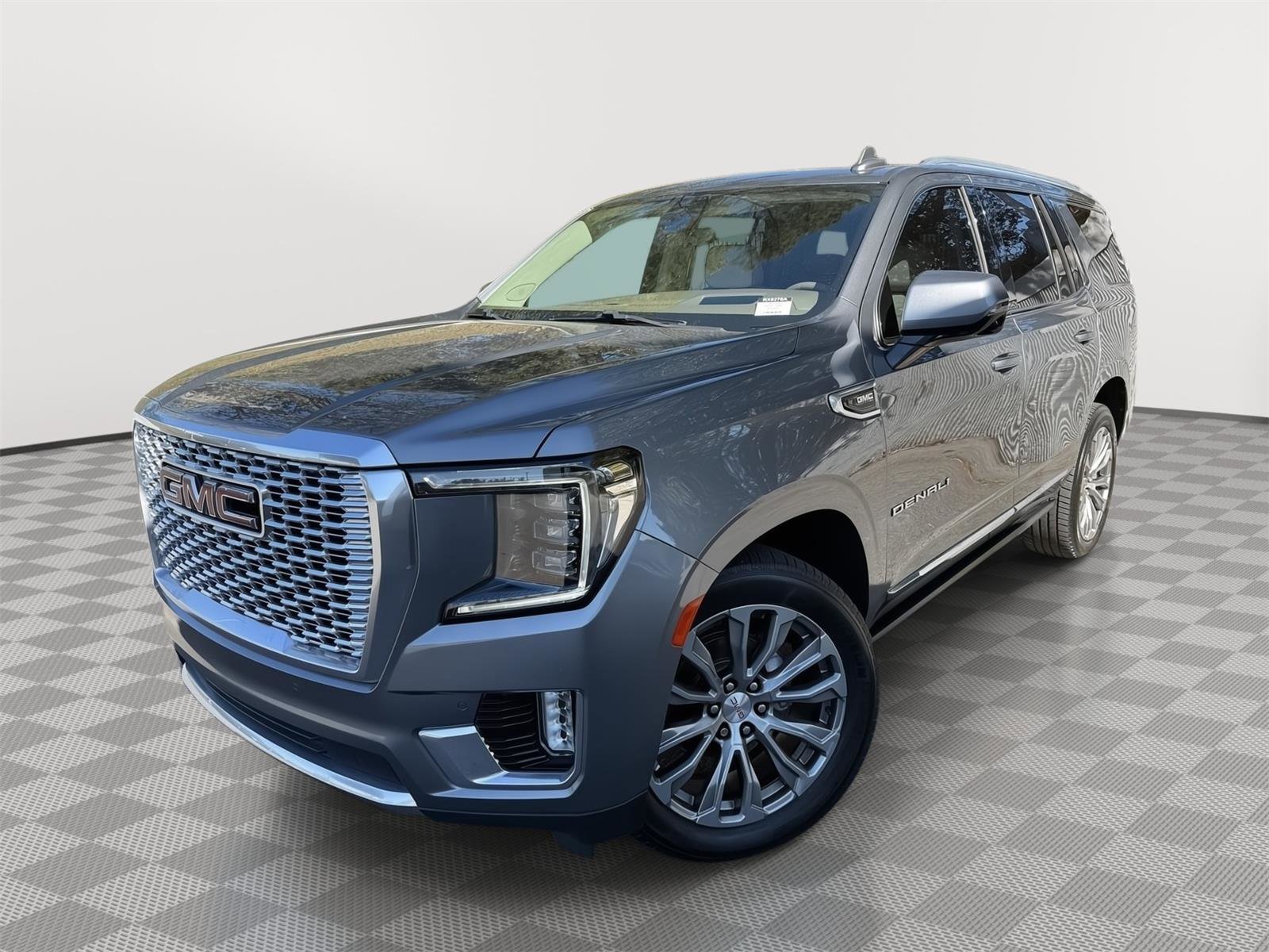 Used 2022 GMC Yukon Denali w/ Advanced Technology Package image 2