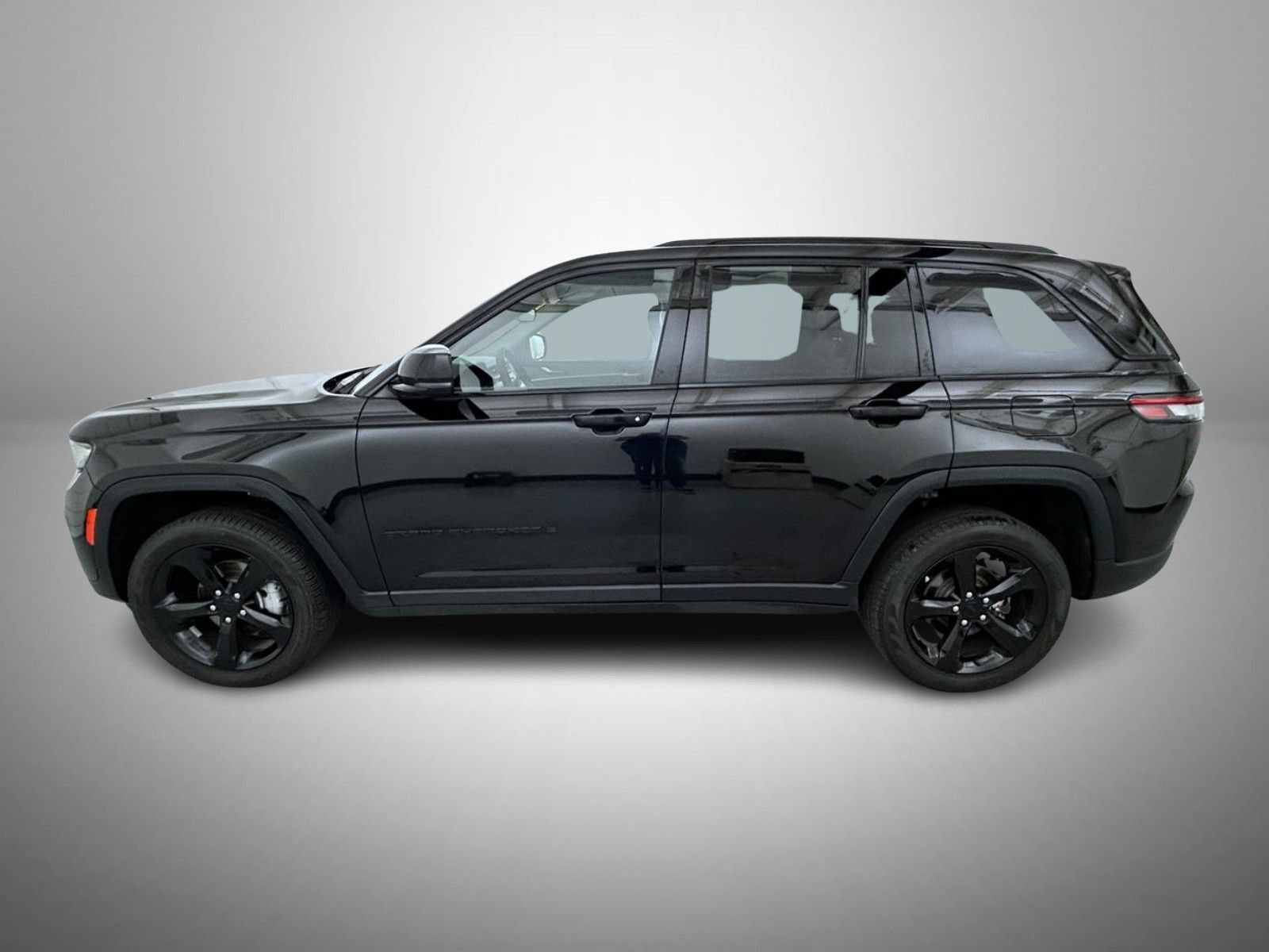 Certified 2023 Jeep Grand Cherokee Limited w/ Black Appearance Package AWD/4WD image 8