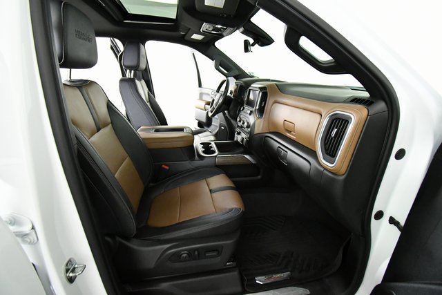 Used 2022 Chevrolet Silverado 3500 High Country w/ Technology Package image 23
