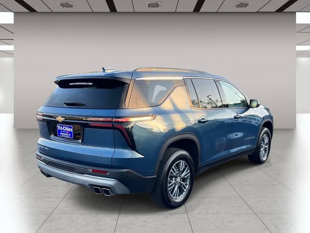 Used 2025 Chevrolet Traverse LT AWD/4WD image 3