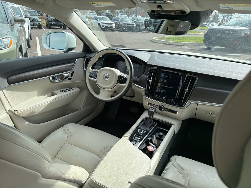 Used 2017 Volvo V90 T6 Cross Country image 11