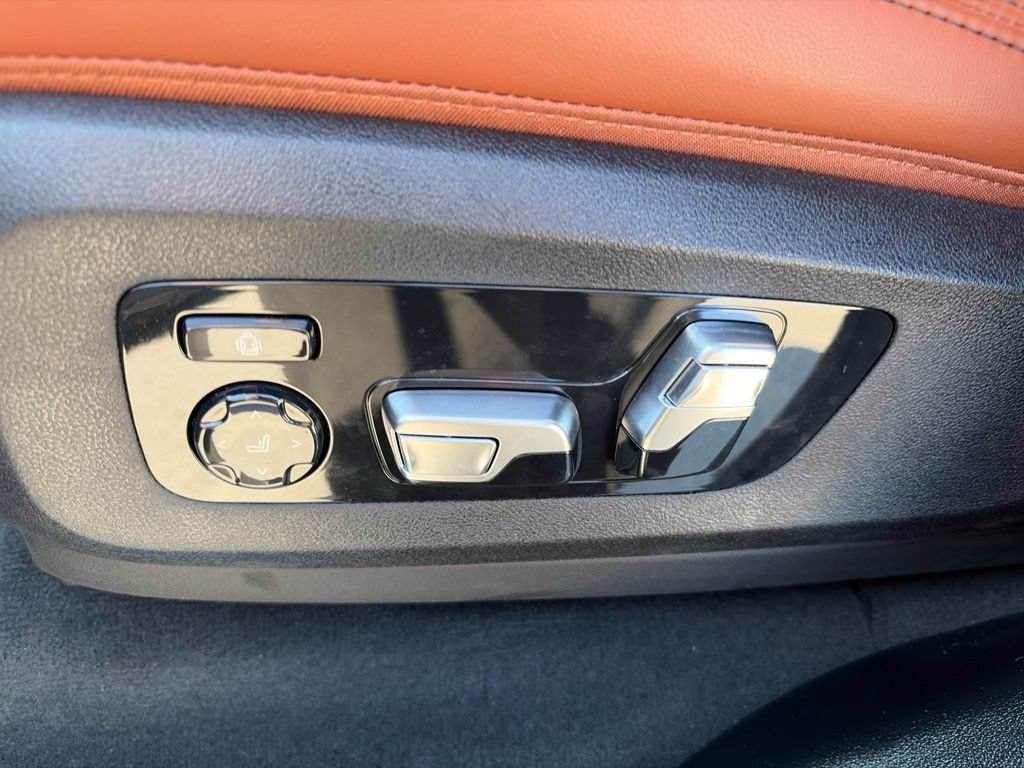 Certified 2027 BMW X7 xDrive40i w/ M Sport Package AWD/4WD image 15