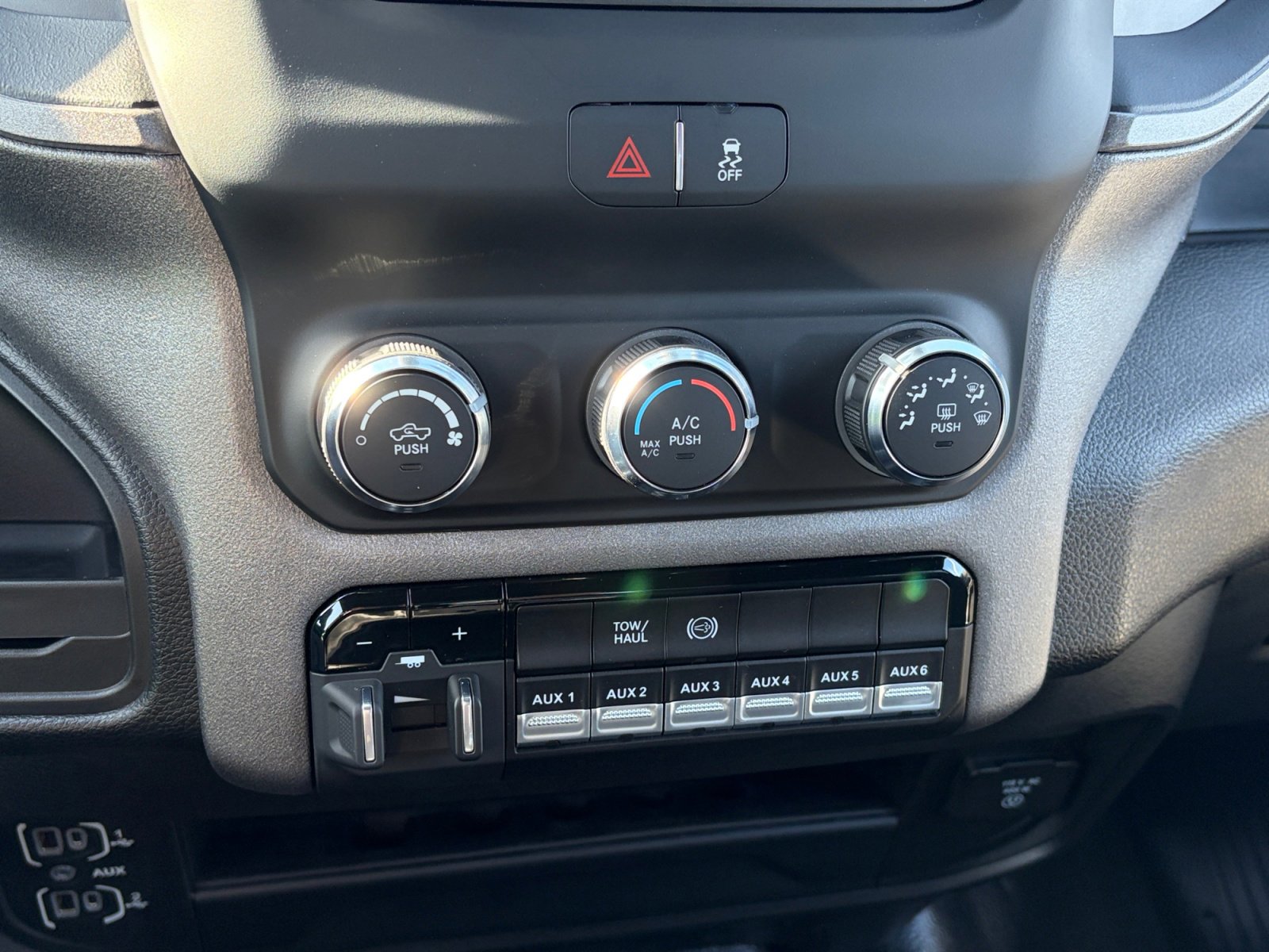 Used 2024 RAM 5500 Tradesman w/ Chrome Appearance Group image 21