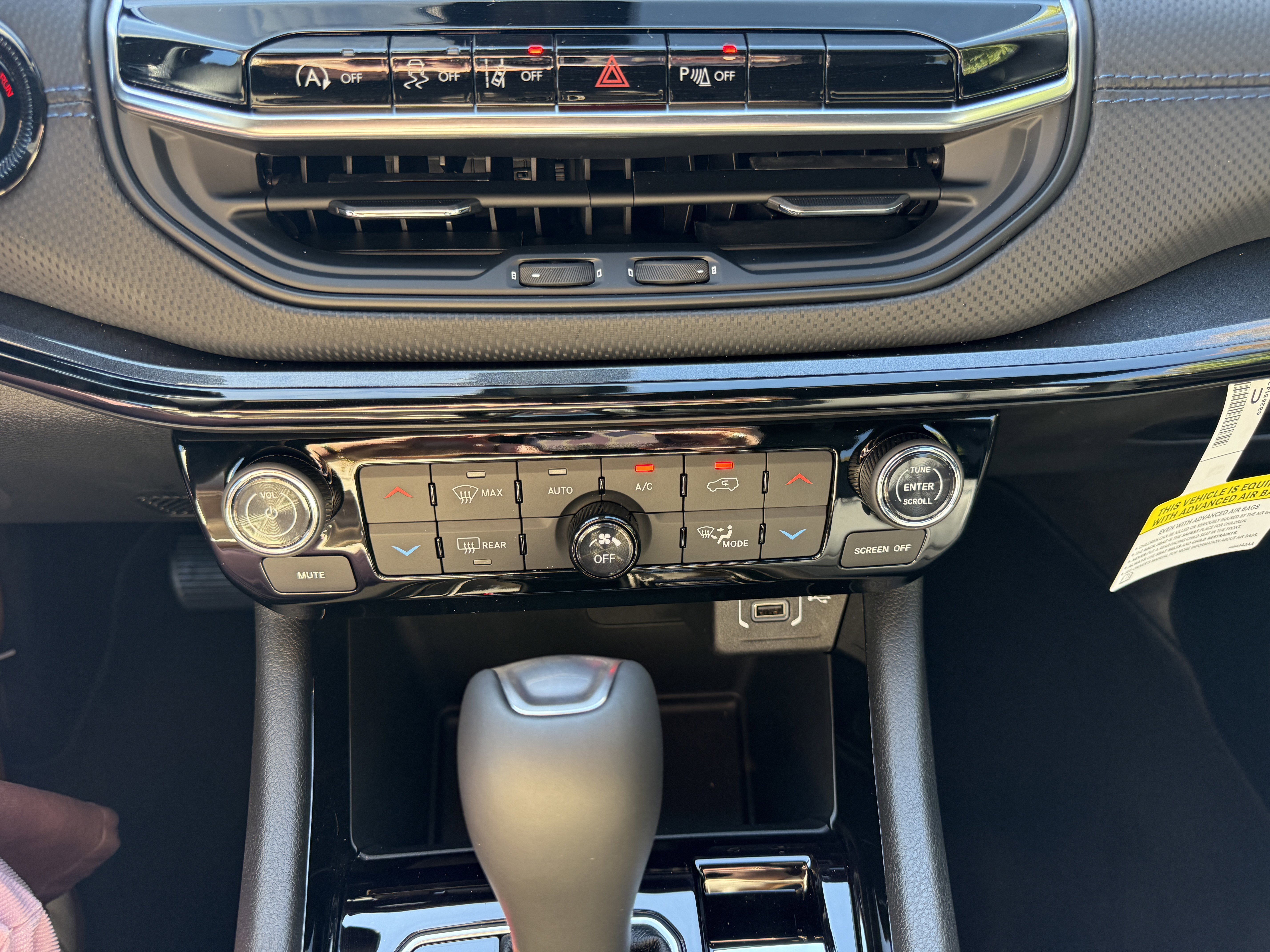 New 2026 Jeep Compass Limited image 13