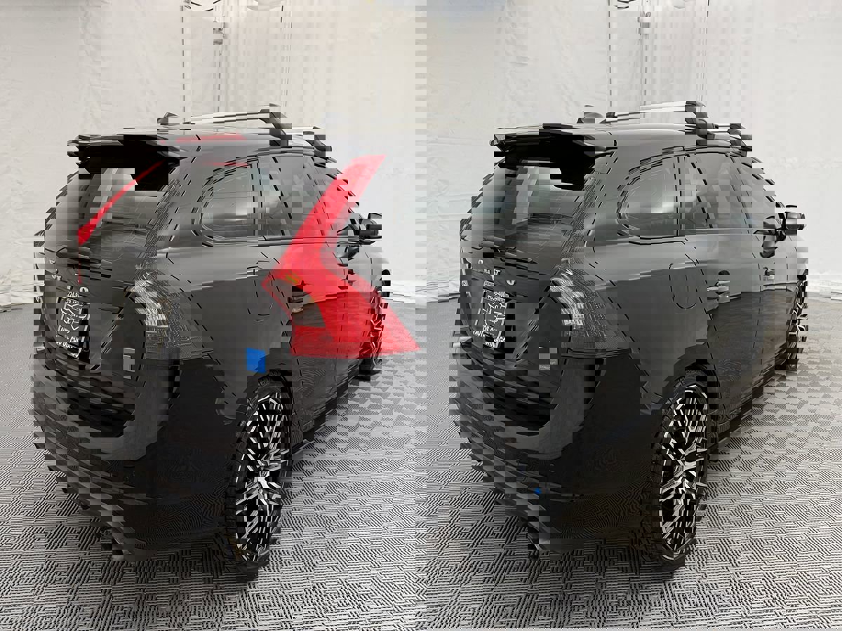 Used 2018 Volvo V60 T6 Polestar image 4