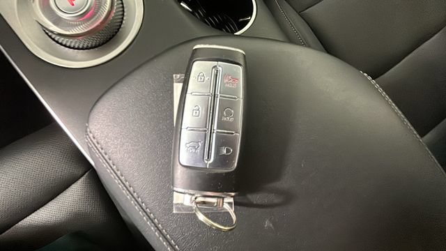 Used 2025 Genesis GV70 2.5T AWD/4WD image 22