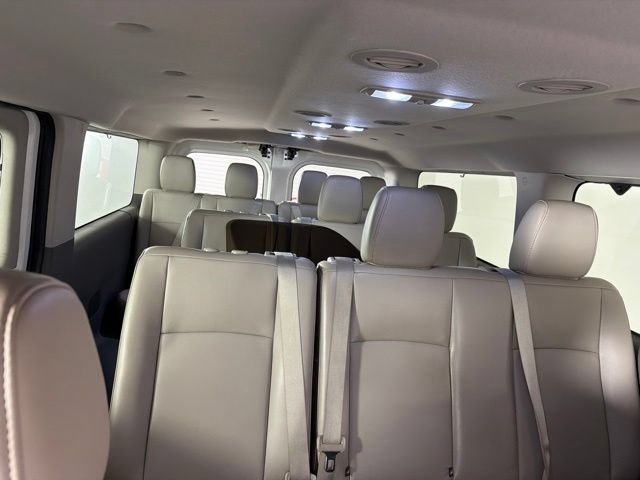 Used 2017 Nissan NV 3500 SL RWD image 27