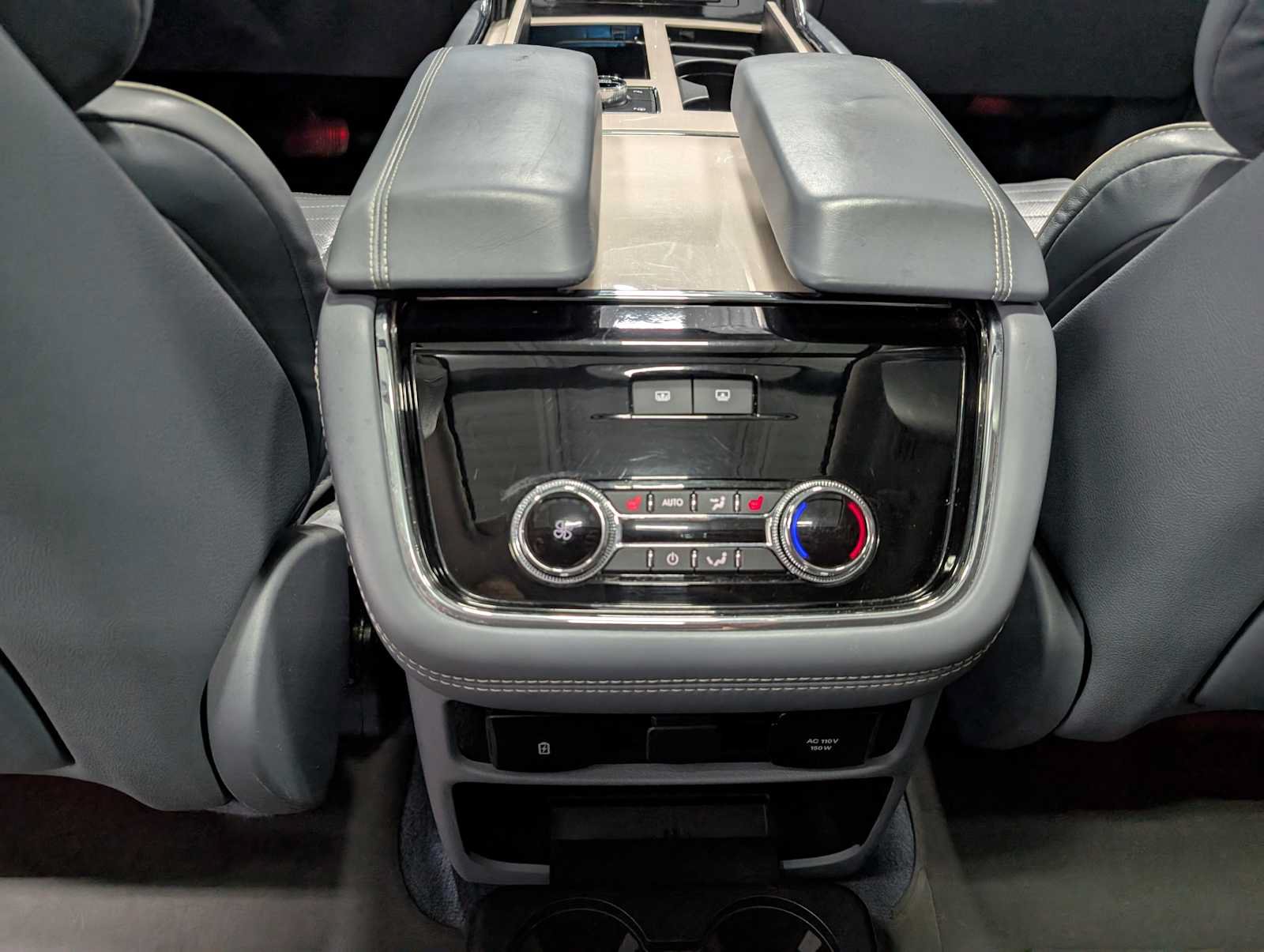 Used 2021 Lincoln Navigator L Black Label w/ Cargo Convenience Package AWD/4WD image 22