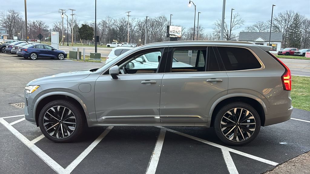 New 2026 Volvo XC90 T8 Plus w/ Protection Package Premier image 3