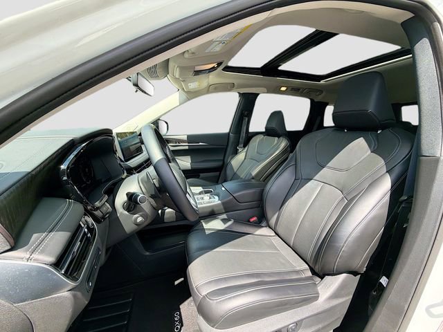 Used 2023 INFINITI QX60 Sensory w/ Vision Package AWD/4WD image 11