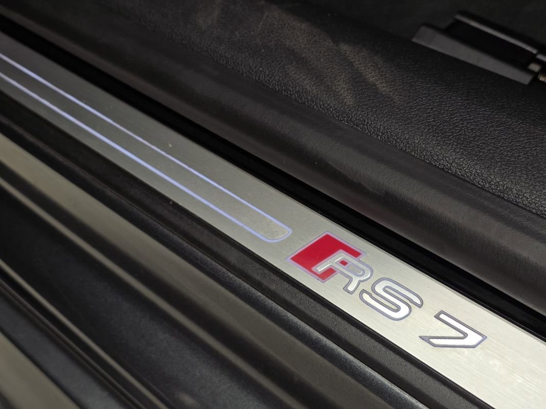 Used 2018 Audi RS 7 Performance w/ Driver Assistance Package image 32