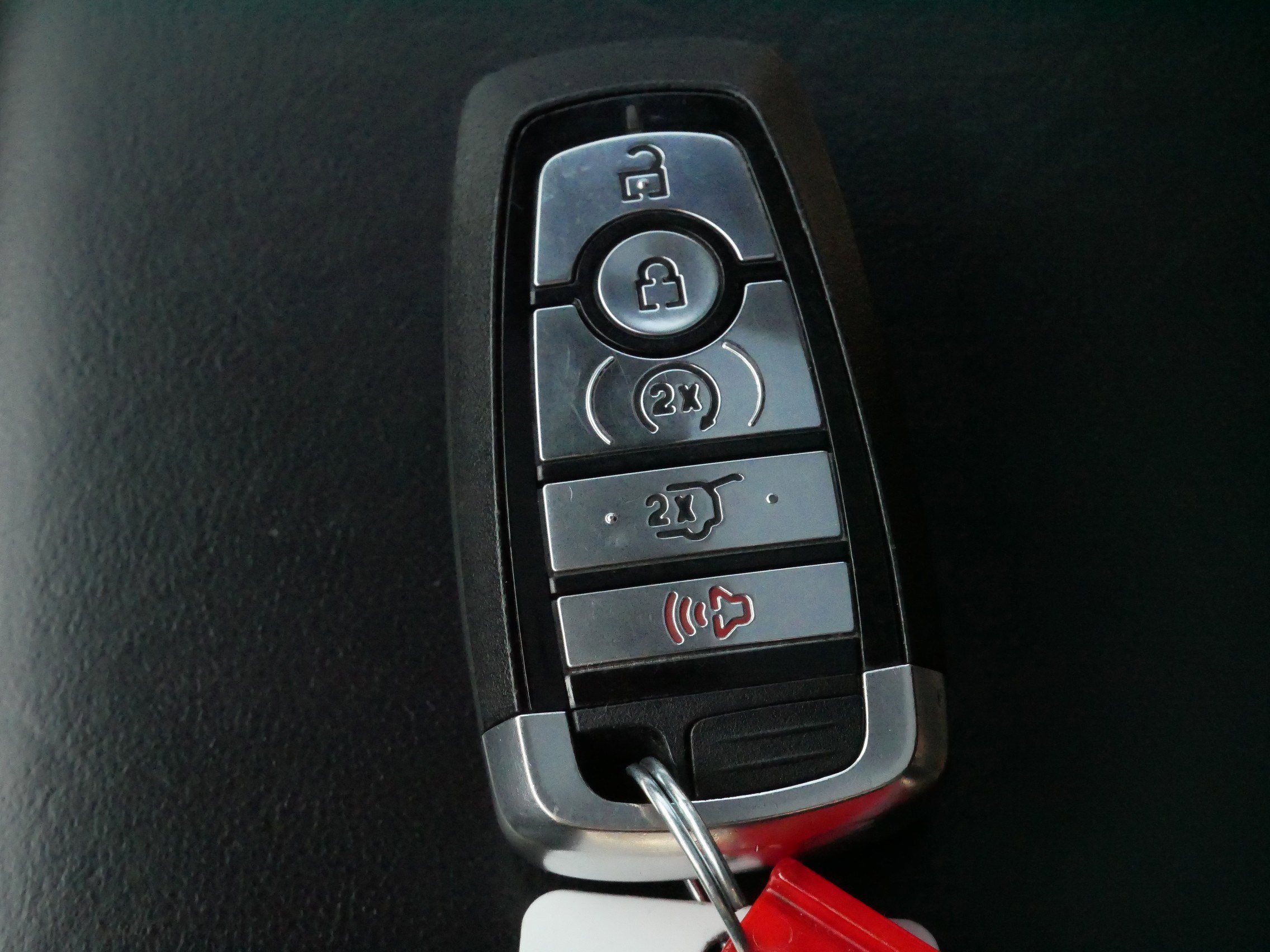 Used 2021 Ford Explorer Platinum image 32