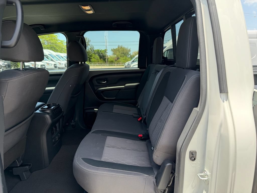 Used 2024 Nissan Titan SV w/ SV Convenience Package AWD/4WD image 14
