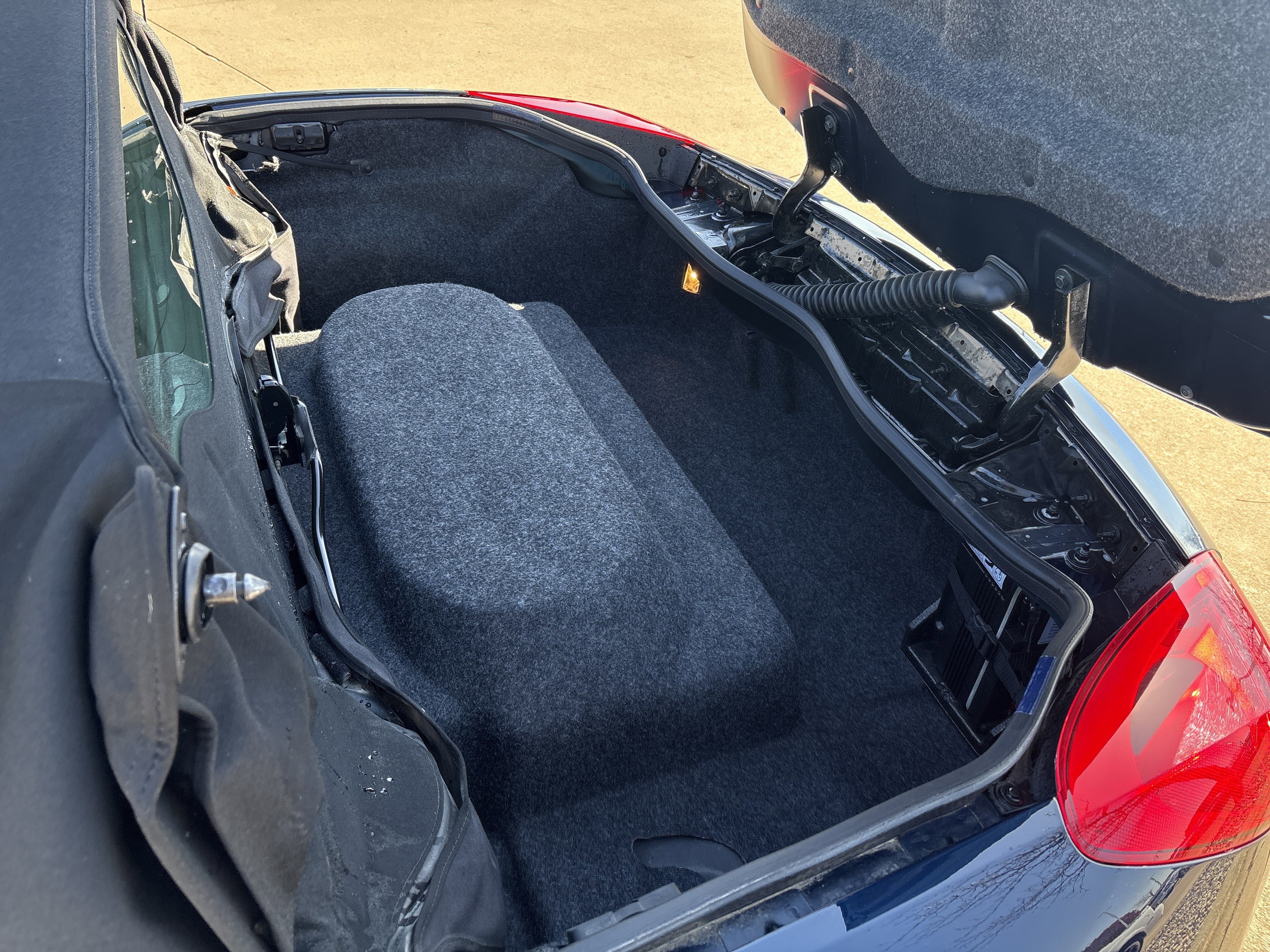 Used 2006 Pontiac Solstice Base w/ Premium Package image 11