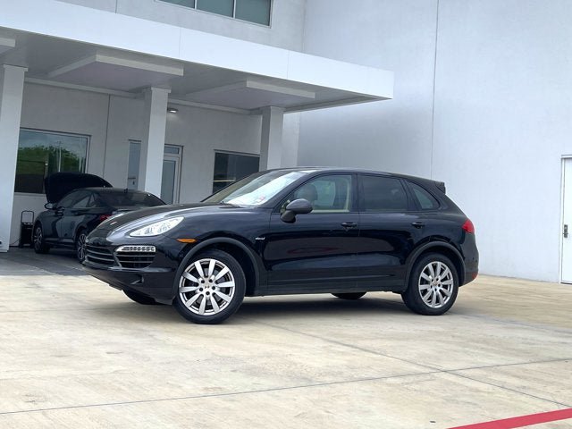 Used 2013 Porsche Cayenne Diesel AWD/4WD image 2