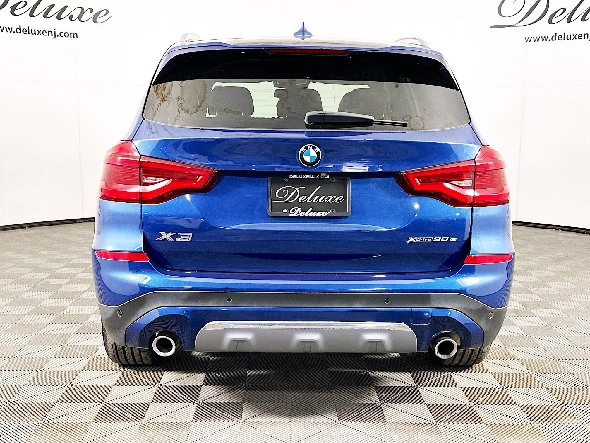 Used 2020 BMW X3 xDrive30e w/ Executive Package AWD/4WD image 5